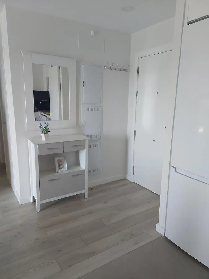 Apartamento Valle-Niza: Beachfront Retreat in Velez-Malaga 0*, Malaga